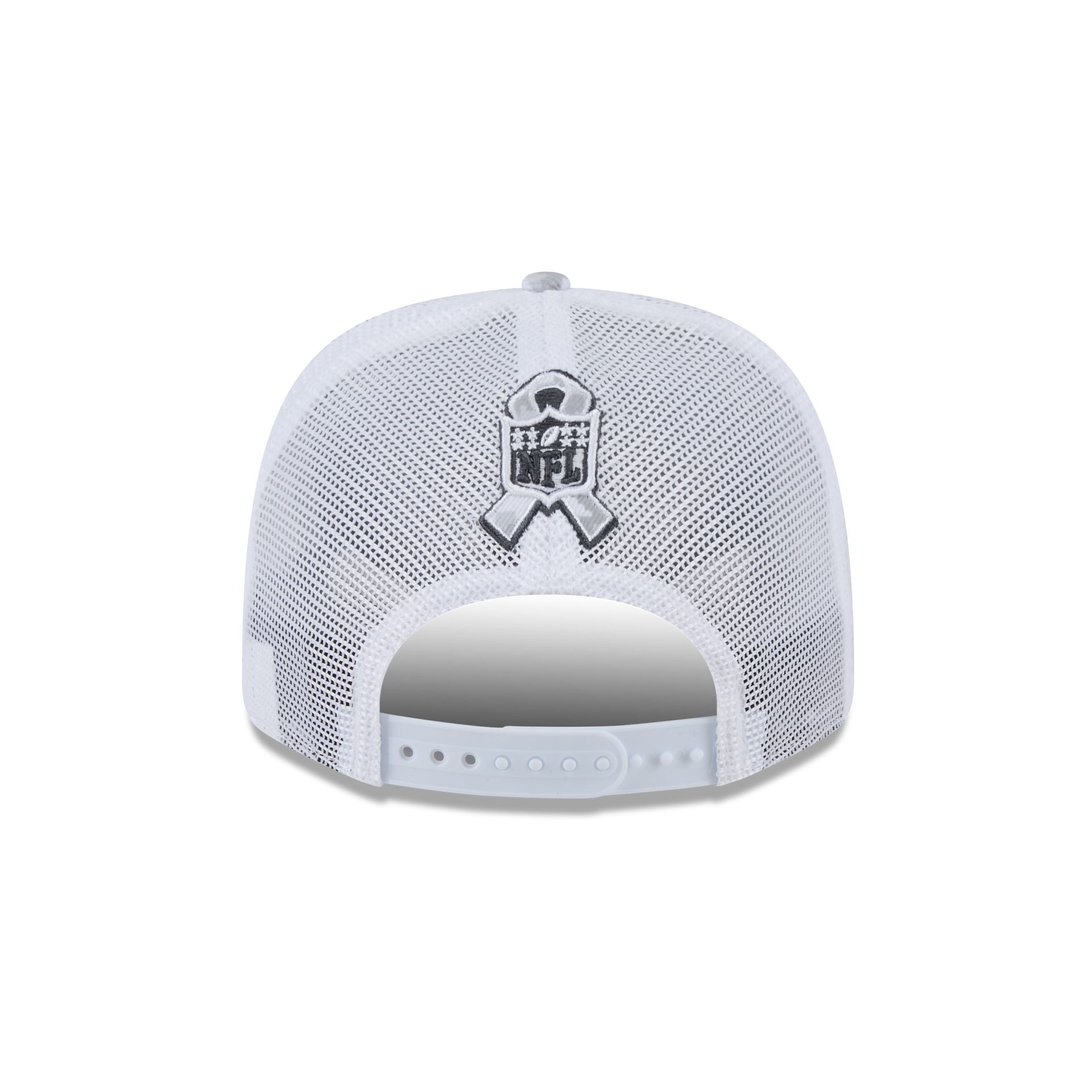 Buffalo Bills 2024 Salute to Service 9SEVENTY Trucker Hat